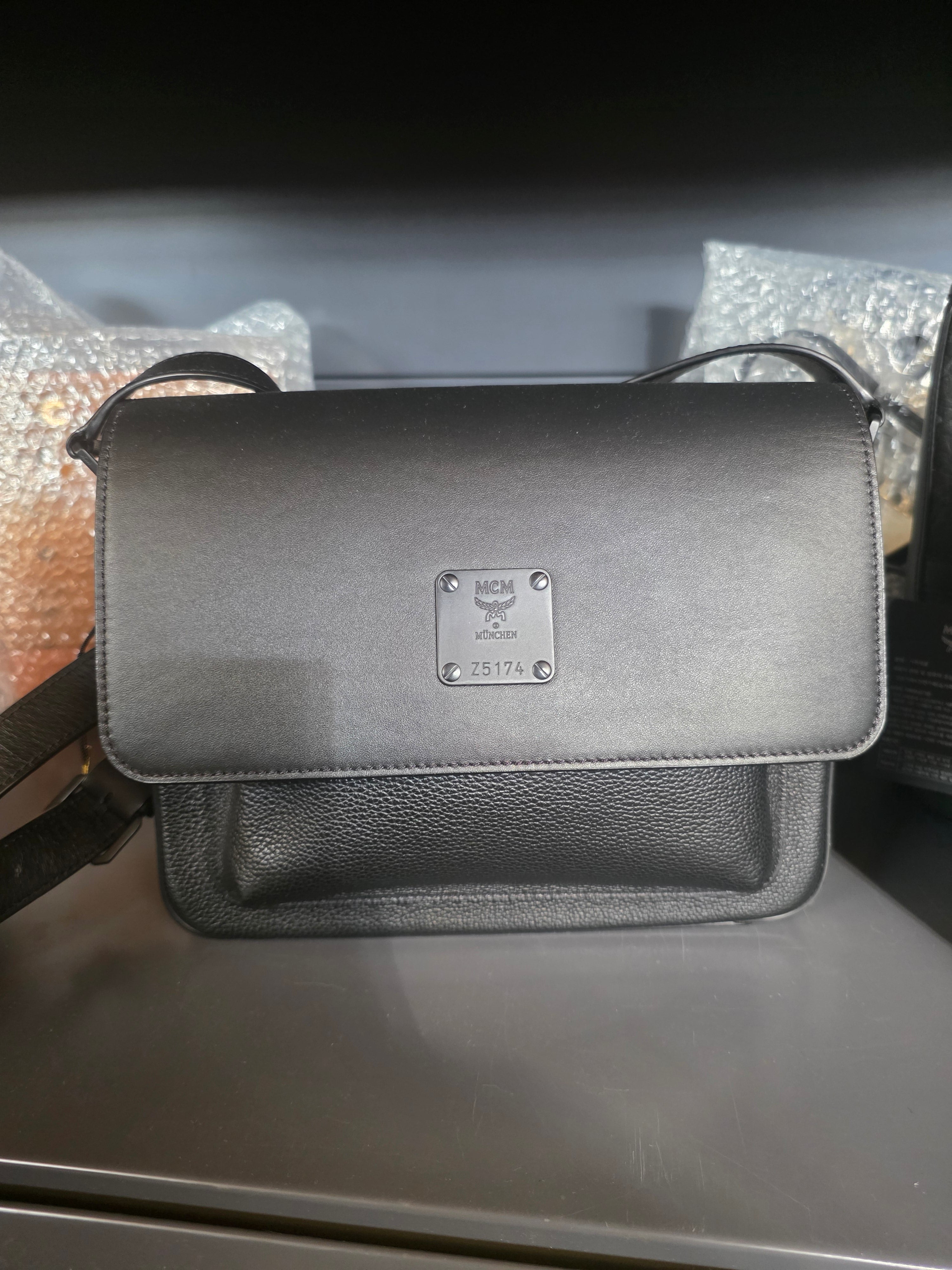 MCM Crossbody/Massanger BLACK medium