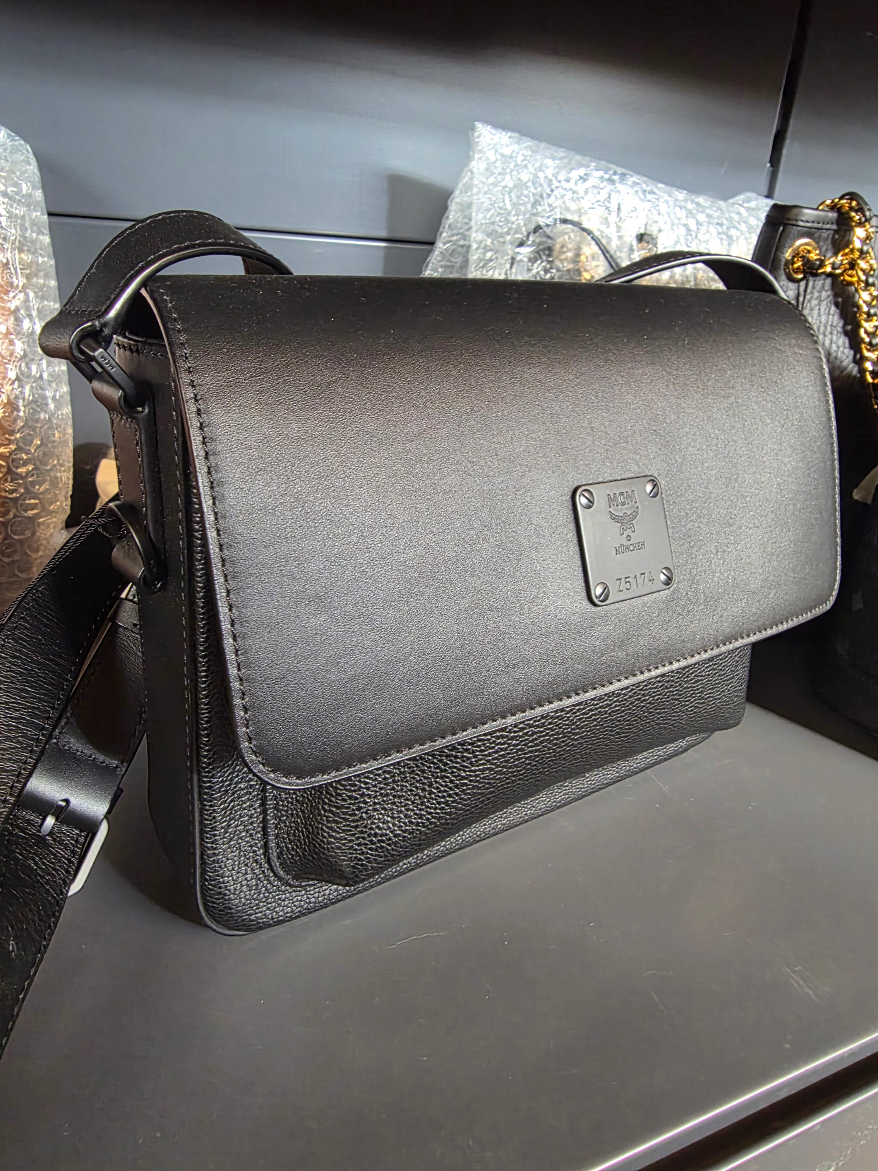 MCM Crossbody/Massanger BLACK medium