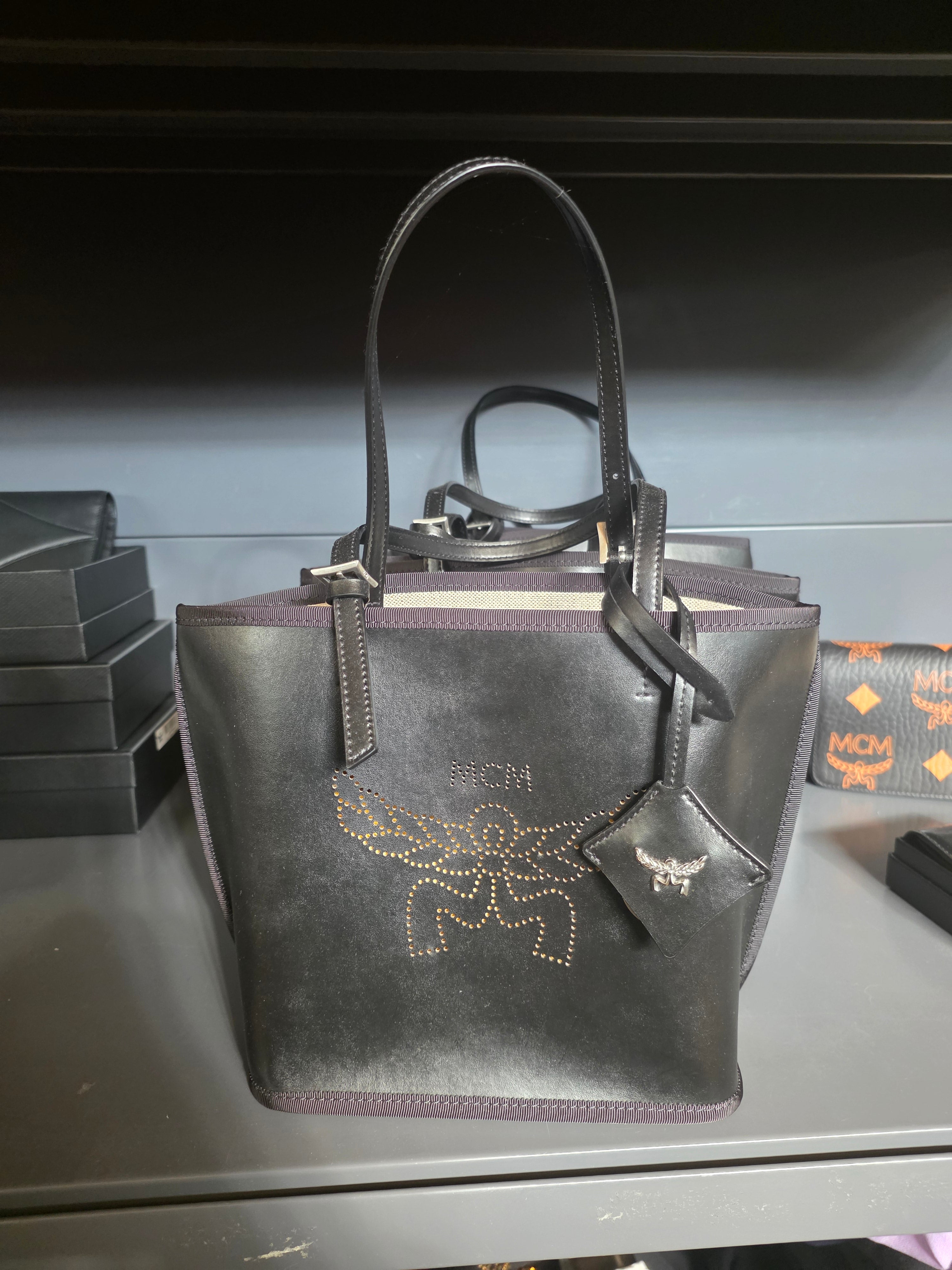 MCM Shopper schwarz Small