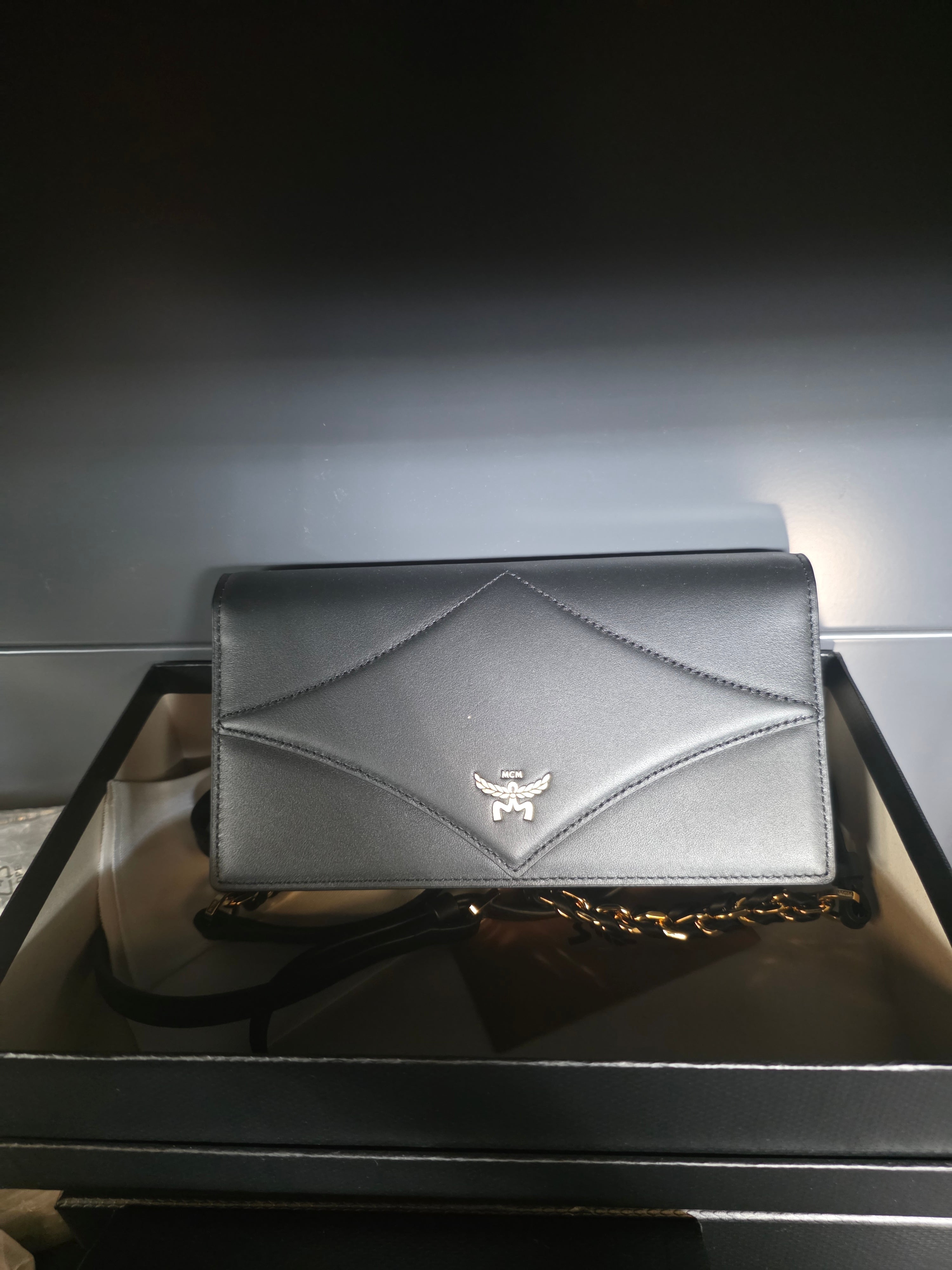 MCM Crossbody flach/schwarz