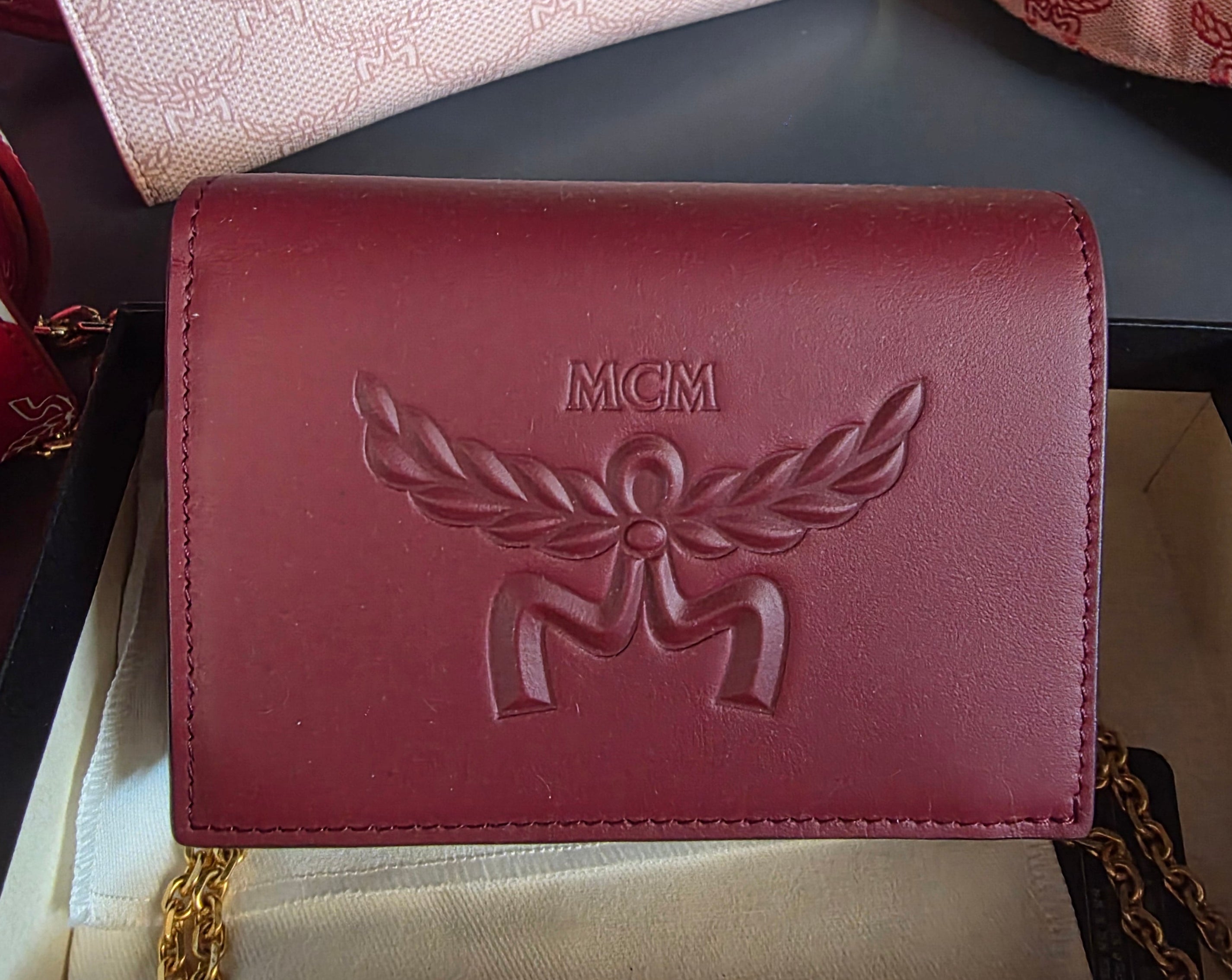 Portefeuille pliable MCM à bandoulière - Rouge bordeaux/bordeaux