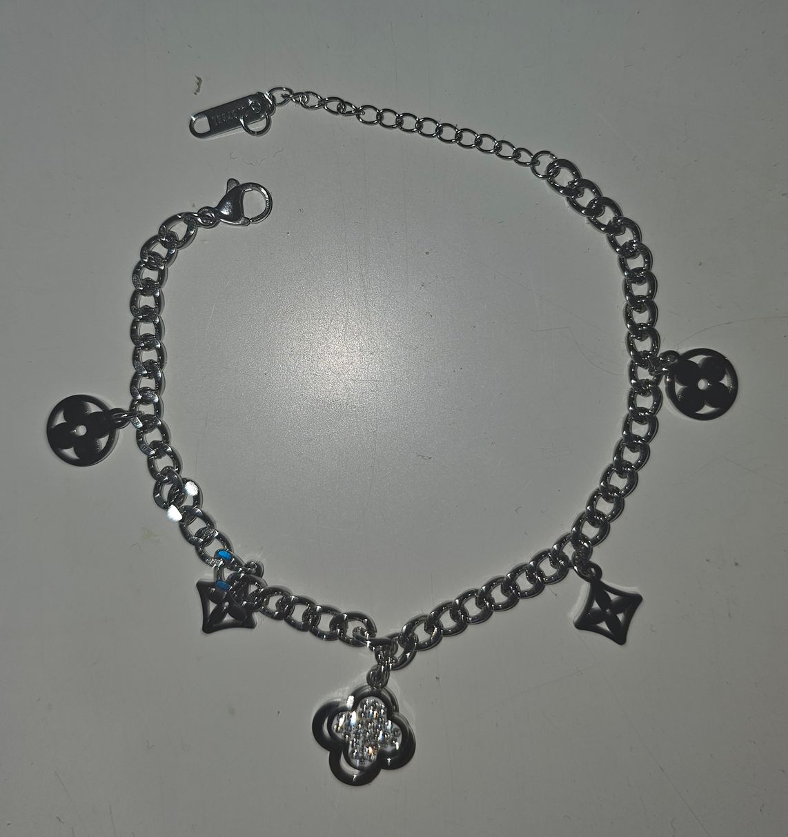 Lilyan Armband aus Edelstahl